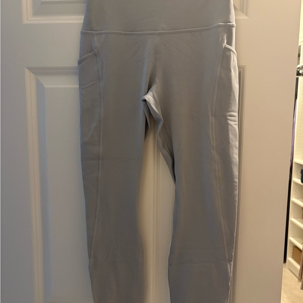 Lululemon Athletica Rhino Gray Align 23 inch leggings with pockets